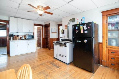 19 Almont Ave, Worcester MA 01604-3002 exterior