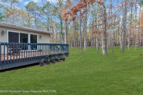 6 Pitney Ln, Jackson Twp NJ 08527-2933 exterior