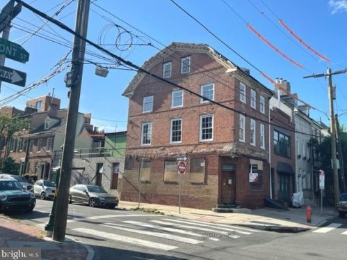 626 Front St, Philadelphia, PA 19147-1703