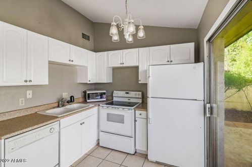 4924 Edgemont Ave, Phoenix AZ  85008-1621 exterior