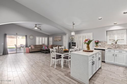 2310 Bent Tree Dr, Phoenix AZ  85085-4771 exterior