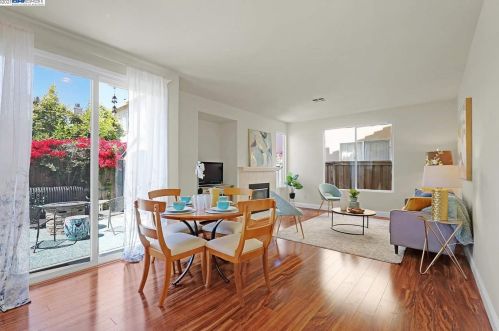 515 Monogram Rd, San Leandro, CA 94577-3261