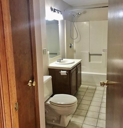 27 Christopher Dr, Methuen MA 01844-6558 exterior