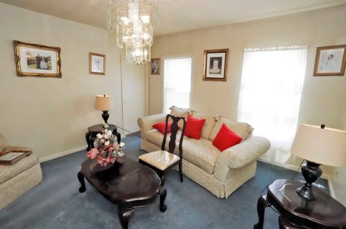 10 Viall St, New Bedford MA 02744-2505 exterior