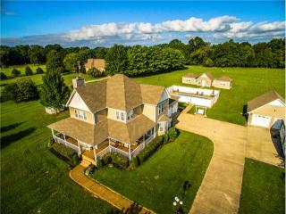 1131 Wrights Ln, Gallatin, TN 37066-7915