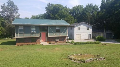 233 Old Athens Pike, Sweetwater TN  37874-1914 exterior