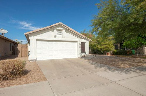 3026 Captain Dreyfus Ave, Phoenix AZ  85032-6576 exterior