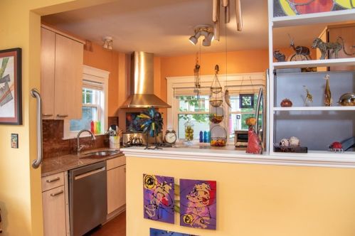 46 Blossom St, Arlington MA 02474-2639 exterior