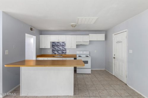 6329 43 Ave, Phoenix AZ 85029-3944 exterior