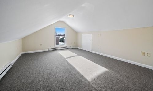 8 Ledge St, Sutton MA 01590-1665 exterior