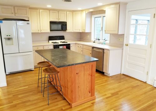 61 Cypress Rd, Milton MA  02186-4707 exterior