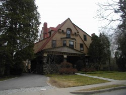 48 Prince St, Newton, MA 02465-2611