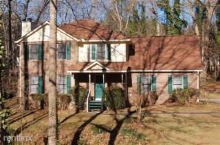 61 Lake Ct, Stockbridge GA  30281-1400 exterior