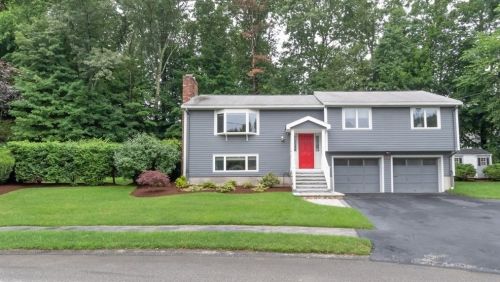 44 Bess Rd, Needham, MA 02492-2007