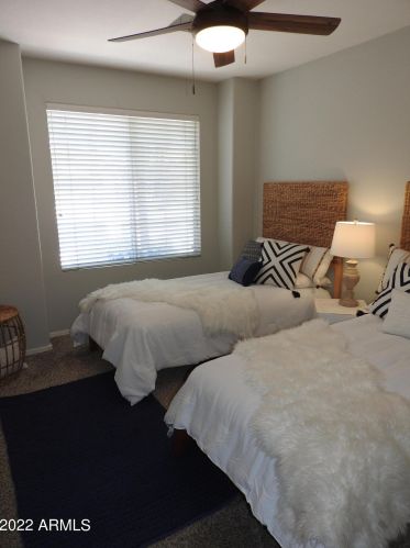 3041 Blackhawk Dr, Phoenix AZ 85050-4821 exterior