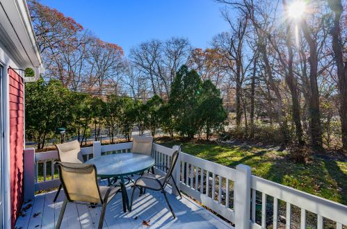 130 Main St, Dennis MA 02638-2019 exterior