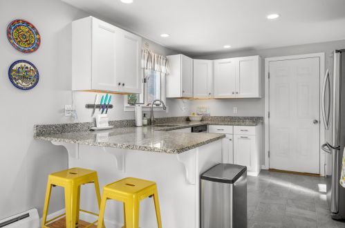 130 Main St, Dennis MA 02638-2019 exterior