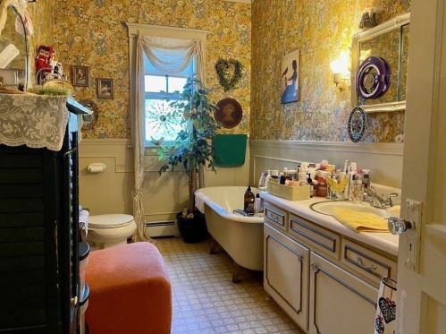 93 Haverhill St, Methuen MA 01844-4240 exterior