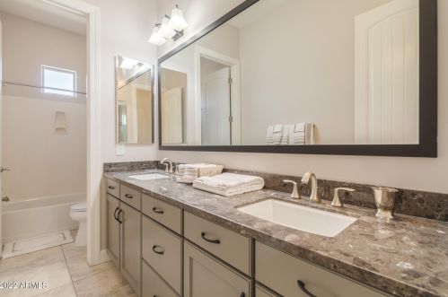 7814 29th Pl, Phoenix AZ  85042-7139 exterior