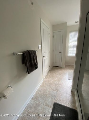 29 Jake Dr, Tinton Falls NJ 07712-7533 exterior