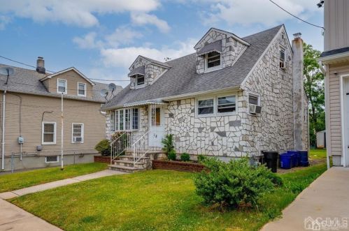 18 John St, Carteret NJ 07008-3112 exterior