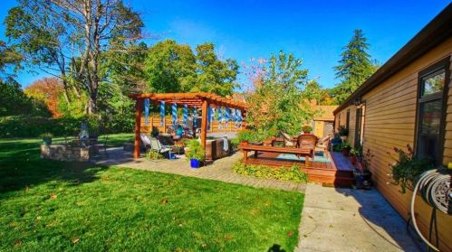 180 Hope St, Seekonk MA 02771-3001 exterior