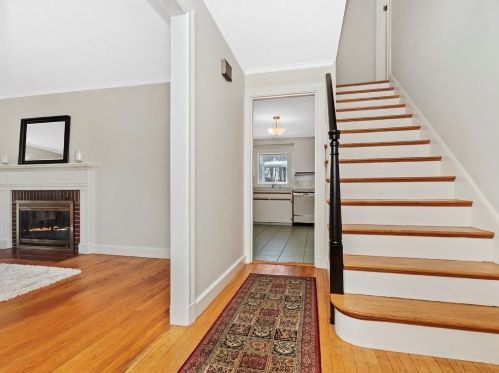 21 Manning St, Needham, MA 02494-1509