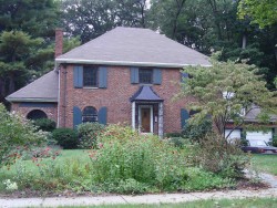 141 Gordon Rd, Newton, MA 02468-1226