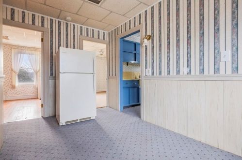 10 Burke St, Fall River MA 02720-6903 exterior