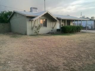 2221 Paradise Dr, Phoenix, AZ 85028-1016