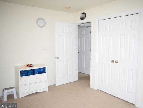 94 Drift Ave, Trenton NJ 08648-3505 exterior