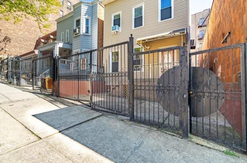 371 187th St, Bronx, NY 10458-5711