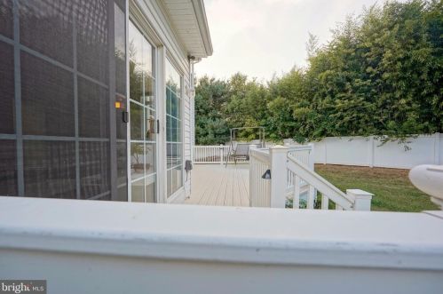 128 Betsy Ross Way, West Deptford NJ 08096-6872 exterior