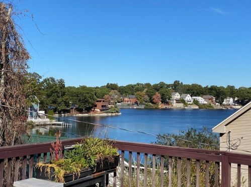 453 Lk Ave, Worcester MA 01604-1366 exterior