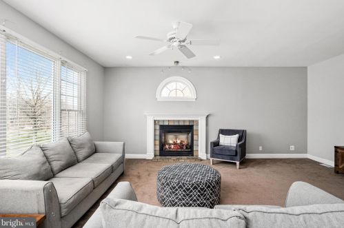 71 Mill Ln, Columbus NJ 08022-1940 exterior