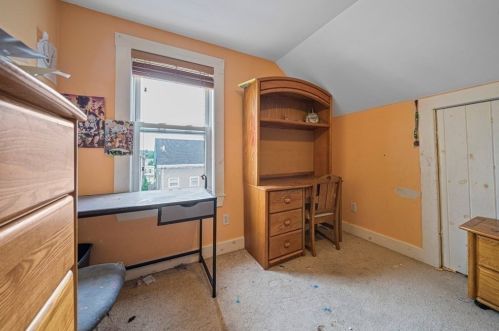 221 Healy St, Fall River MA 02723-1289 exterior