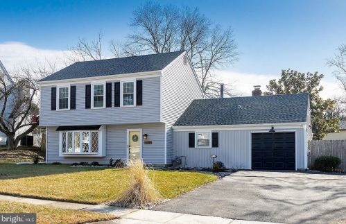 105 Red Stone Rdg, West Deptford NJ  08096-4134 exterior