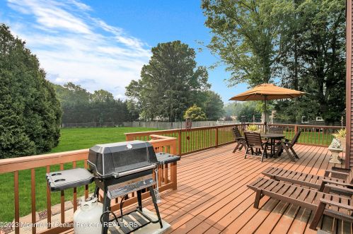 1120 Sycamore Ave, Tinton Falls NJ 07724-3237 exterior