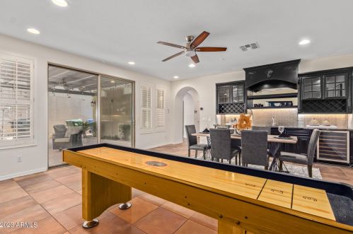 3974 Crest Ln, Phoenix, AZ 85050-5426