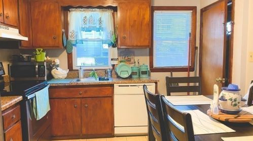 66 Eastside St, Lawrence MA 01841-2220 exterior