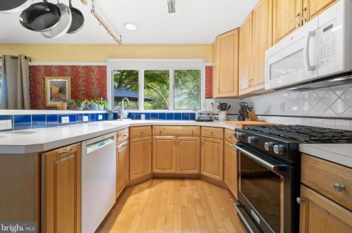 12 Beech Pl, West Deptford NJ 08096-3312 exterior