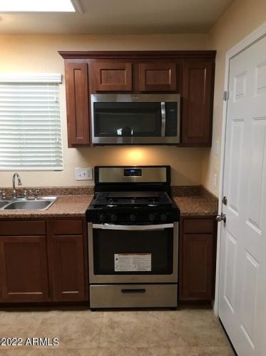 4115 18 Dr, Phoenix AZ 85007-2431 exterior