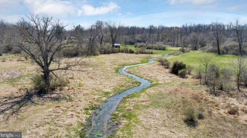 385 Springview Rd, Carlisle PA 17015-7411 exterior