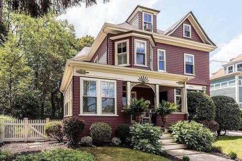 16 Belcher Cir, Milton, MA 02186-5105