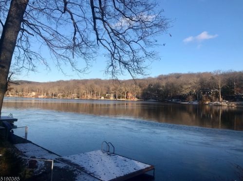 417 Cupsaw Dr, Skyline Lakes NJ  07456-2307 exterior