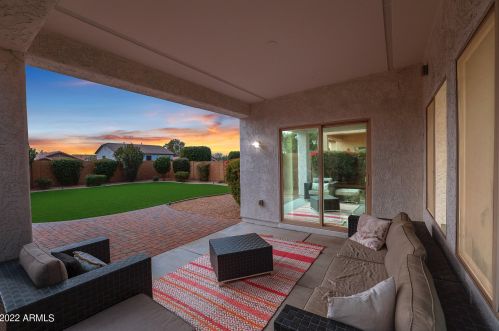 1665 Blaylock Dr, Phoenix AZ 85085-6324 exterior