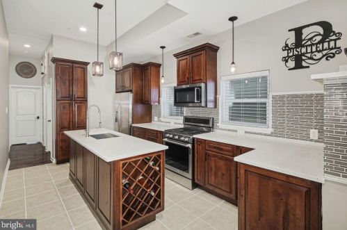 770 15th St, Philadelphia, PA 19130-2921