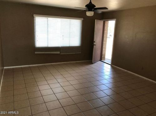 3401 Country Gables Dr, Phoenix AZ  85053-4756 exterior