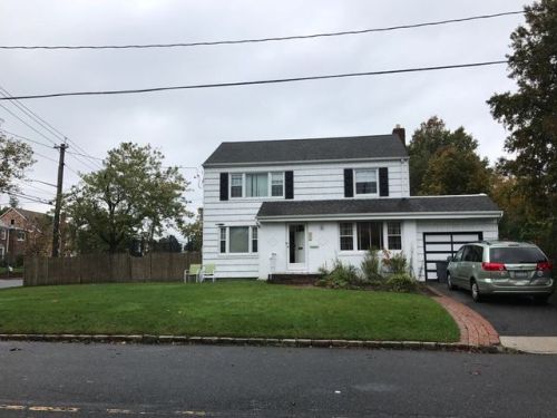 301 Howard Ave, Woodsburgh, NY 11598-2906