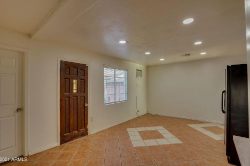 2031 37 Dr, Phoenix AZ 85053-2807 exterior